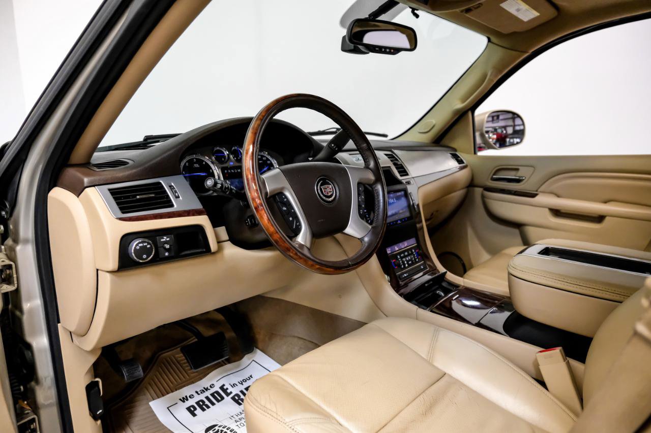 Used 2014 Cadillac Escalade Premium image 3