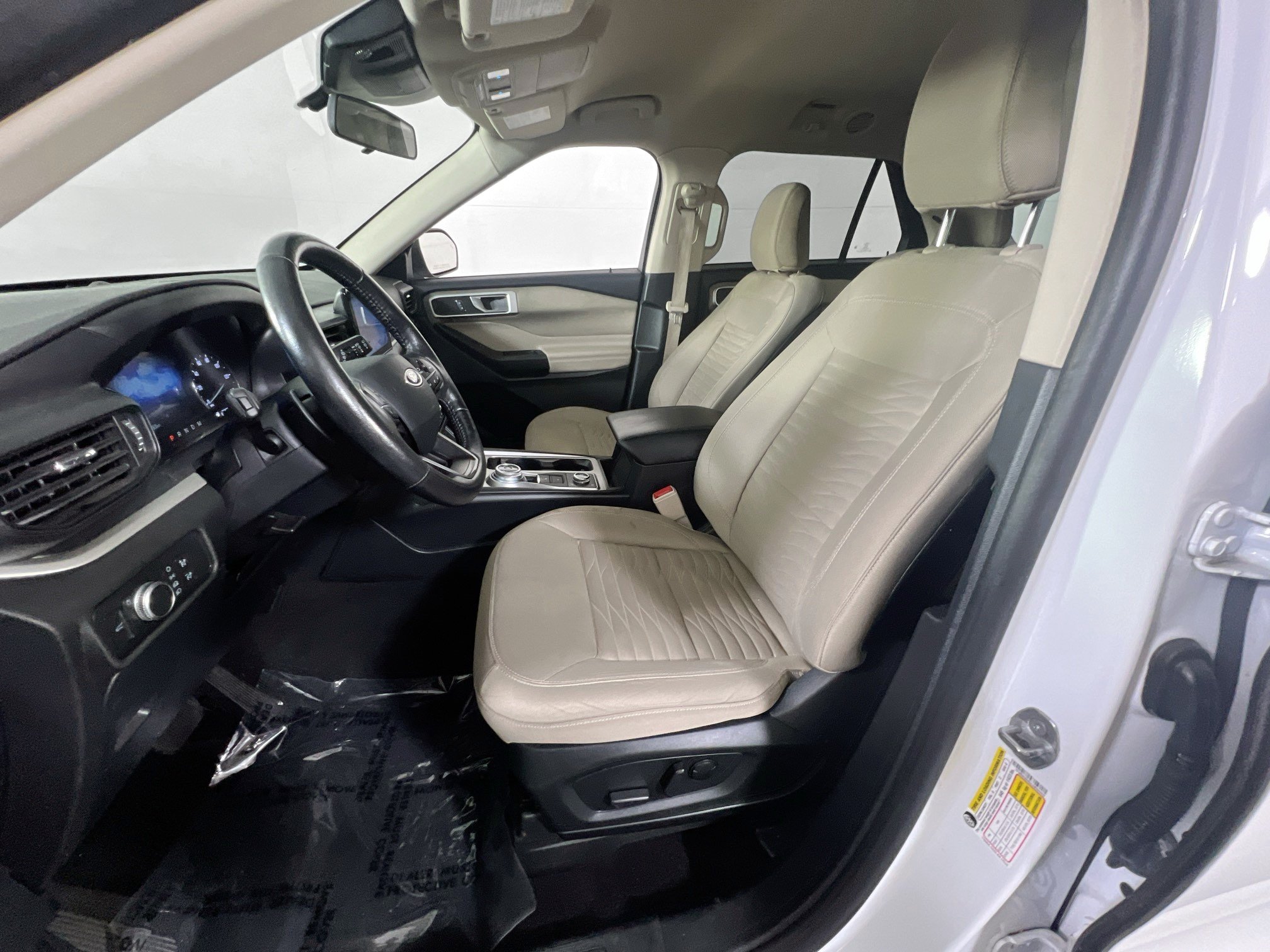 Used 2020 Ford Explorer XLT w/ Comfort Package AWD/4WD image 20