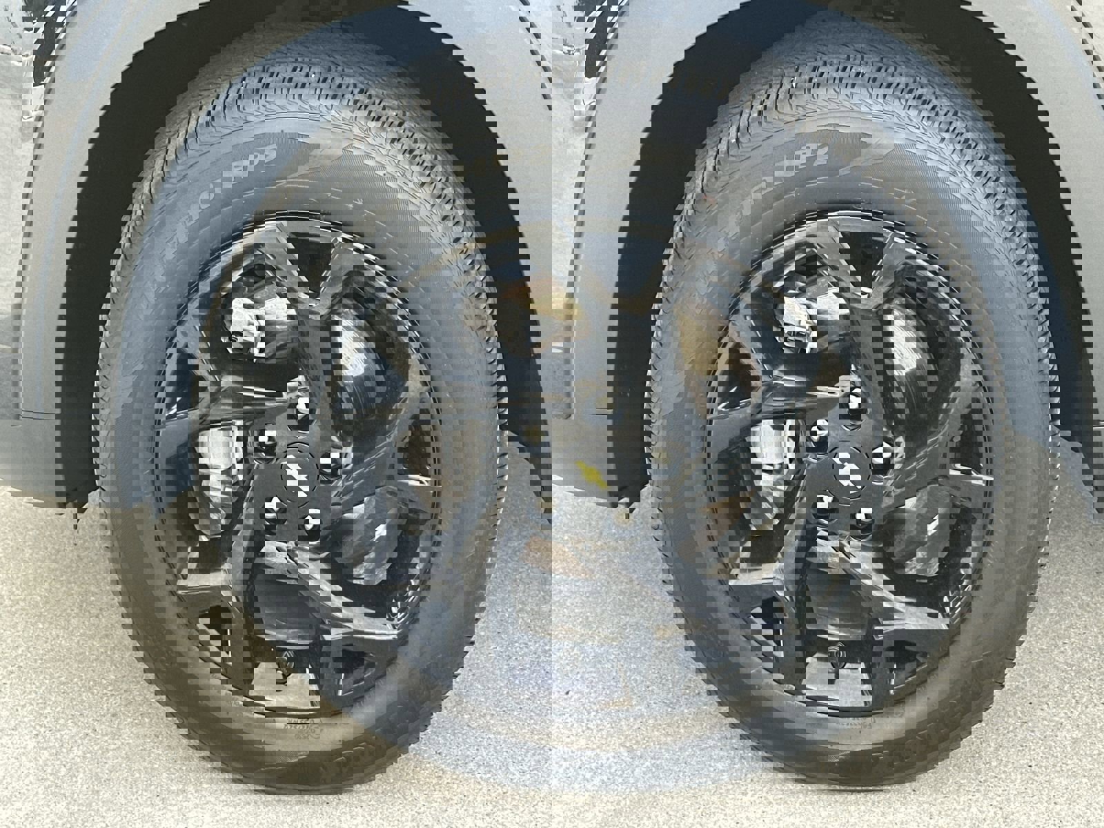 Used 2025 Chevrolet Trax LT w/ LT Convenience Package image 13