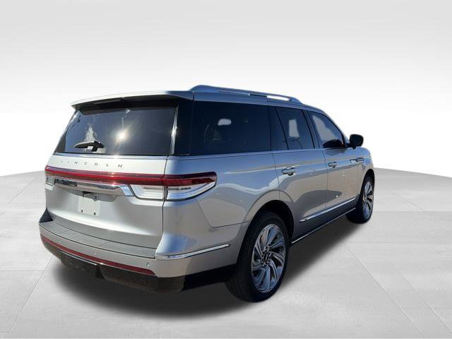 Used 2024 Lincoln Navigator Reserve AWD/4WD image 10