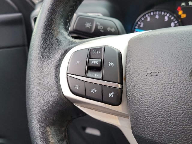 Used 2022 Ford Explorer XLT w/ Equipment Group 202A RWD image 16