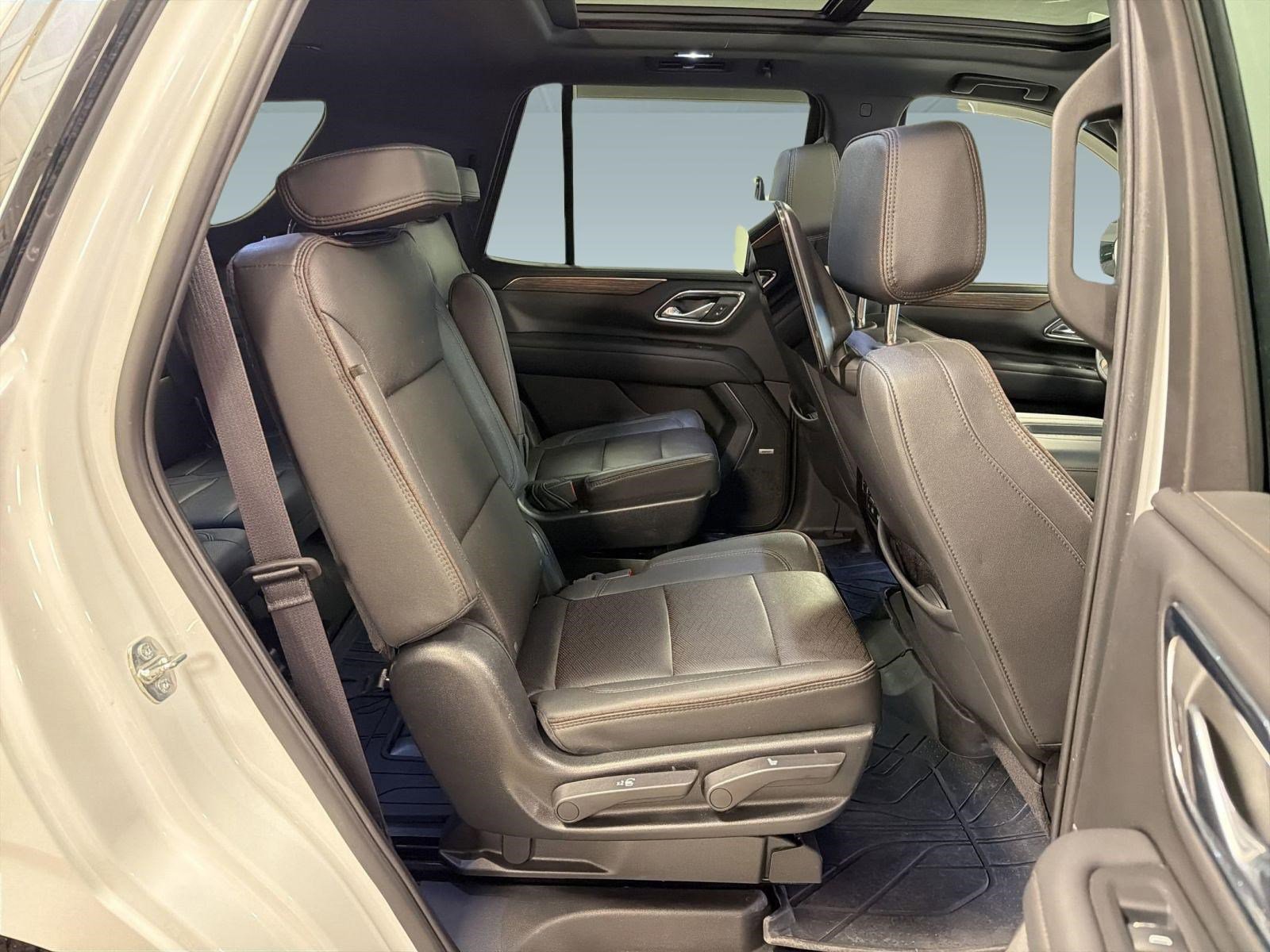Used 2023 Chevrolet Tahoe High Country w/ Advanced Technology Package AWD/4WD image 30