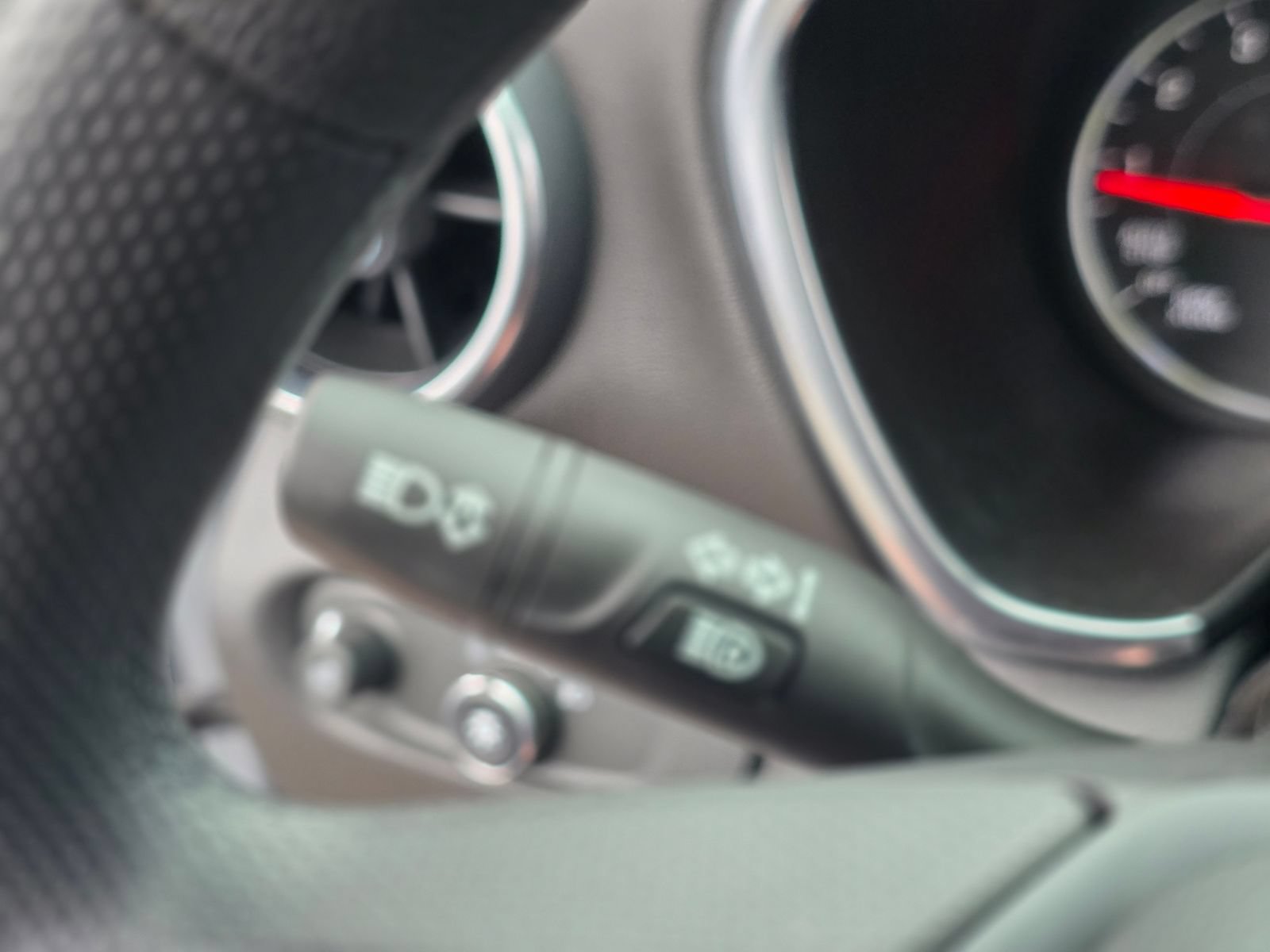 Used 2025 Chevrolet Blazer LT FWD image 37