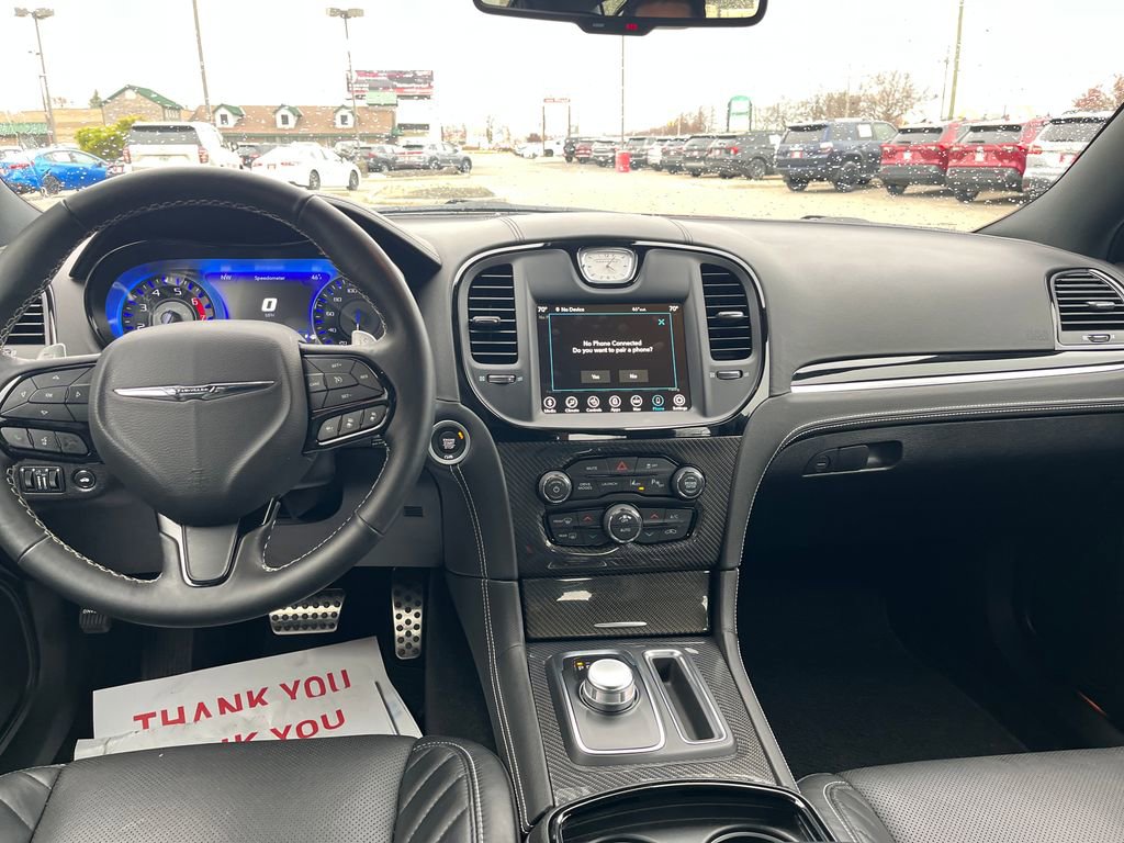 Used 2023 Chrysler 300 C image 14