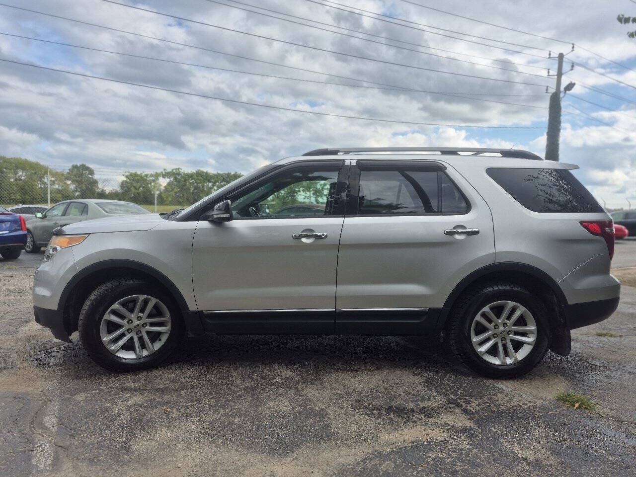 Used 2013 Ford Explorer XLT AWD/4WD image 4