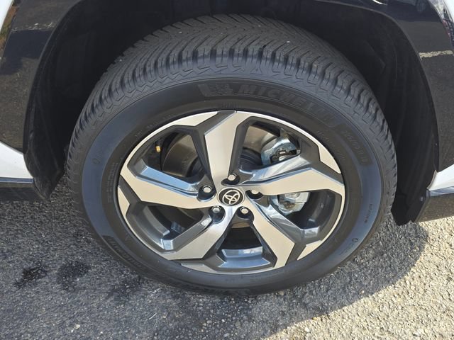 Used 2023 Toyota RAV4 SE w/ Weather & Moonroof Package AWD/4WD image 9