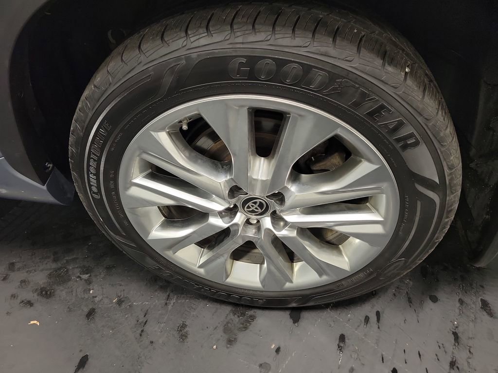 Used 2023 Toyota Highlander Limited image 10