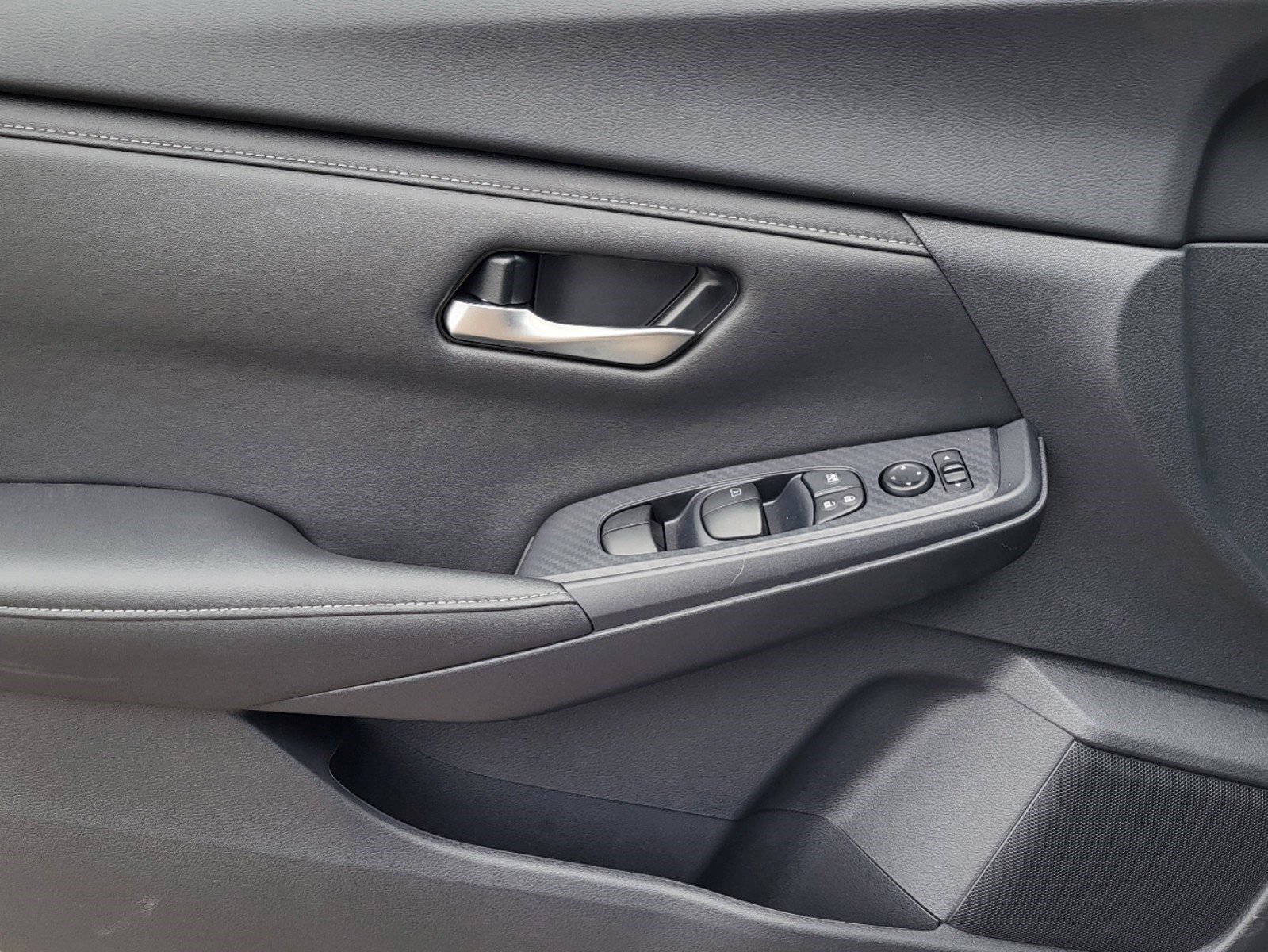 New 2025 Nissan Sentra SV w/ All-Weather Package image 8