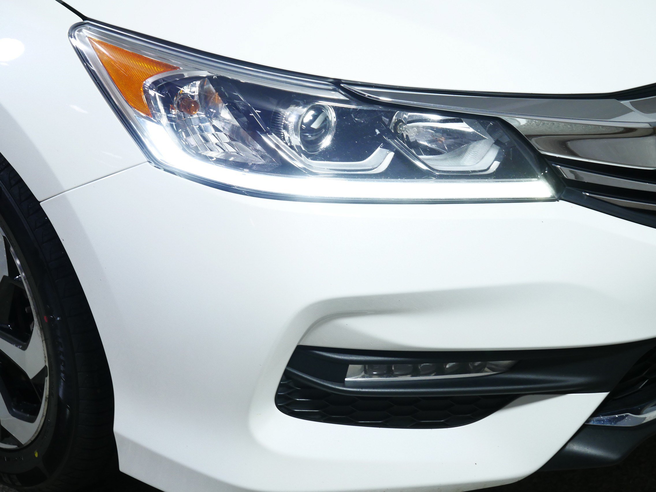 Used 2017 Honda Accord EX image 16