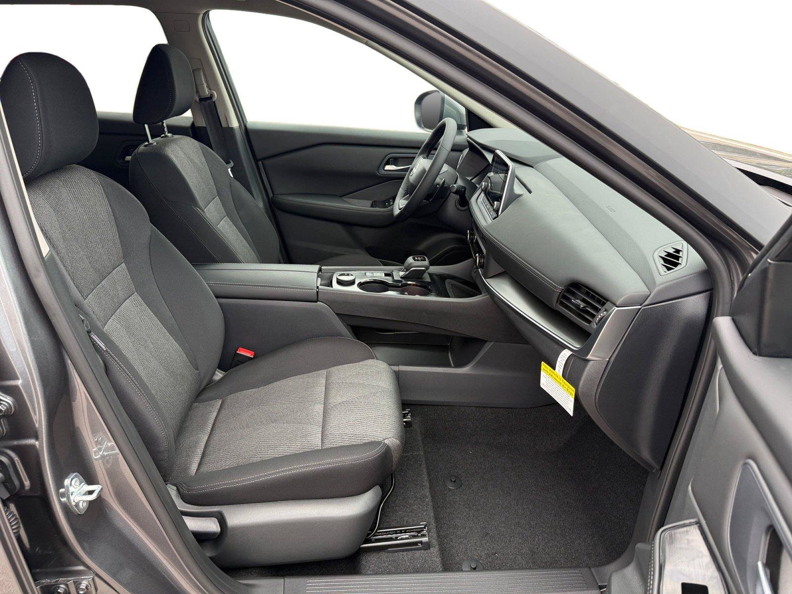 New 2026 Nissan Rogue SV AWD/4WD image 25