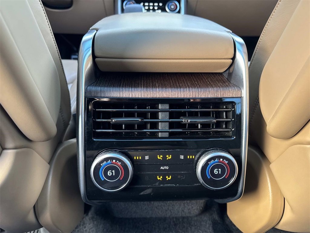 Certified 2023 Land Rover Range Rover SE image 16