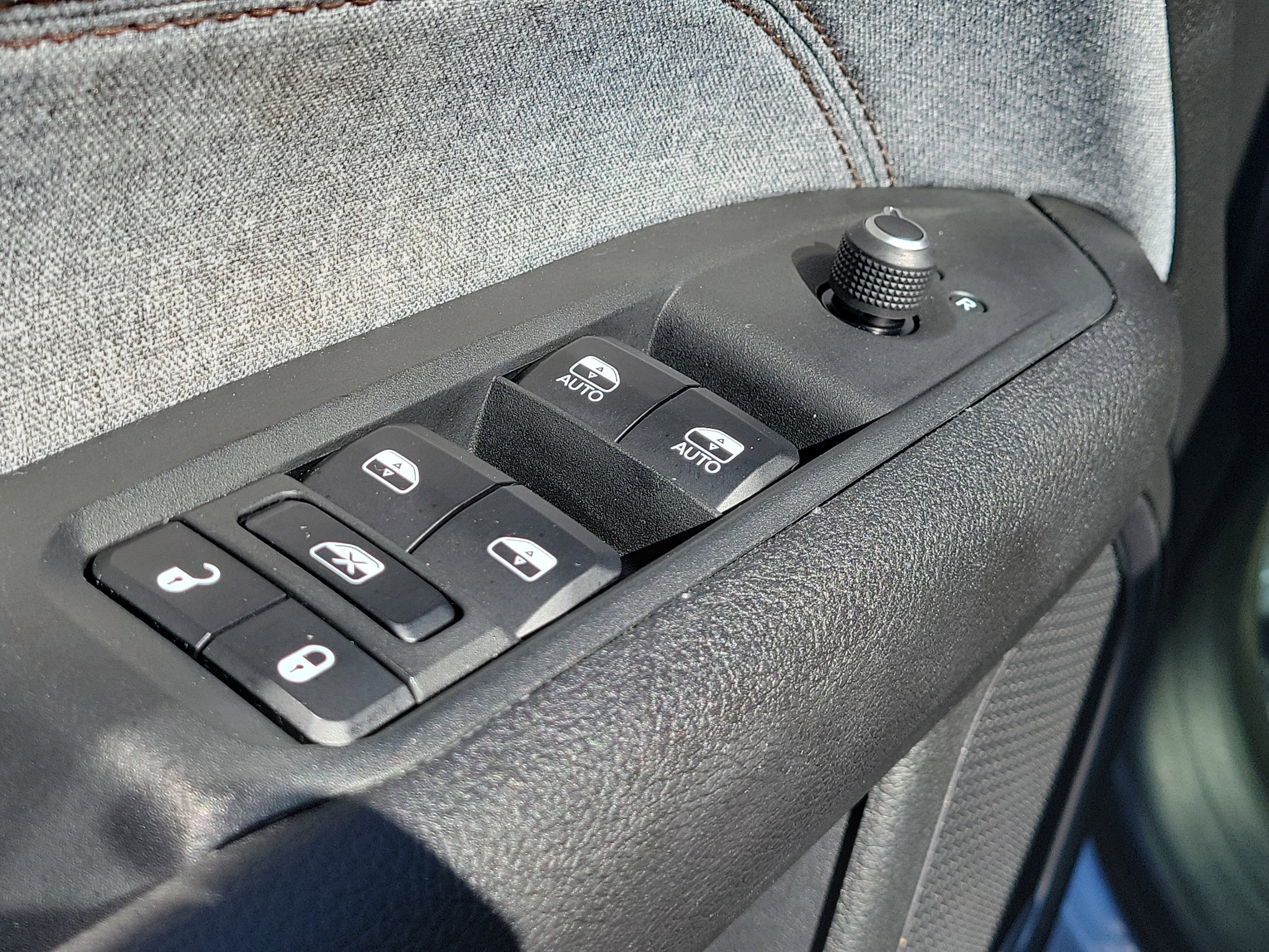 Used 2022 Jeep Compass Latitude w/ Sun and Sound Group image 11