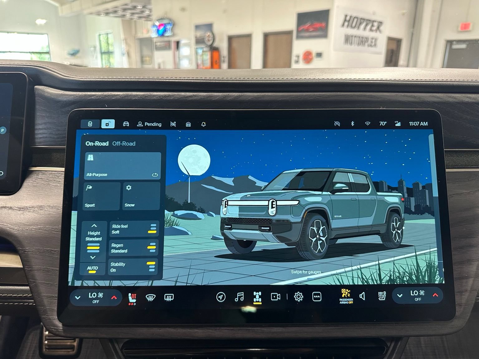 Used 2023 Rivian R1T Adventure AWD/4WD image 29