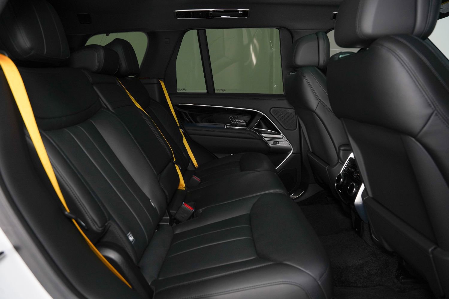 Used 2025 Land Rover Range Rover SE image 39
