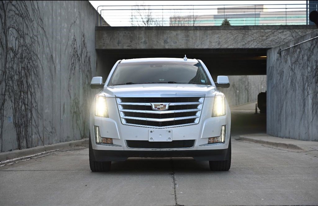Used 2016 Cadillac Escalade ESV Luxury AWD/4WD image 3