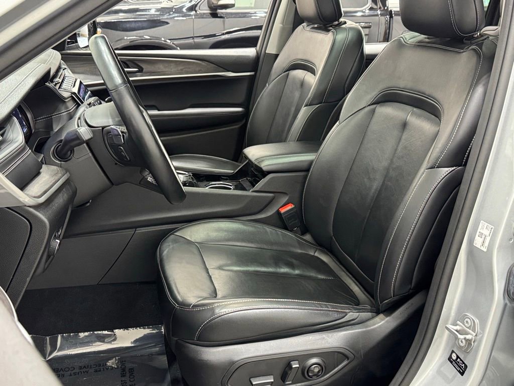 Used 2022 Jeep Grand Cherokee L Limited image 13