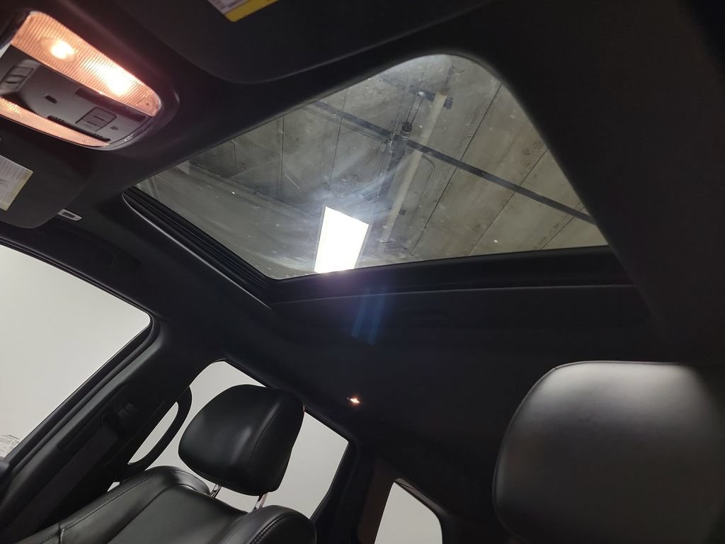 Used 2019 Jeep Grand Cherokee Limited AWD/4WD image 15