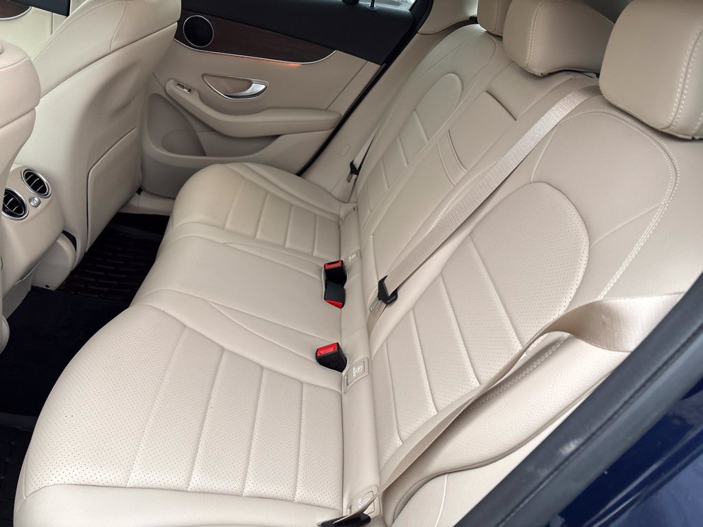 Used 2022 Mercedes-Benz GLC 300 4MATIC image 10