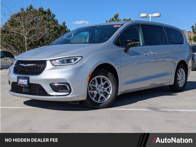 Used 2024 Chrysler Pacifica Touring-L