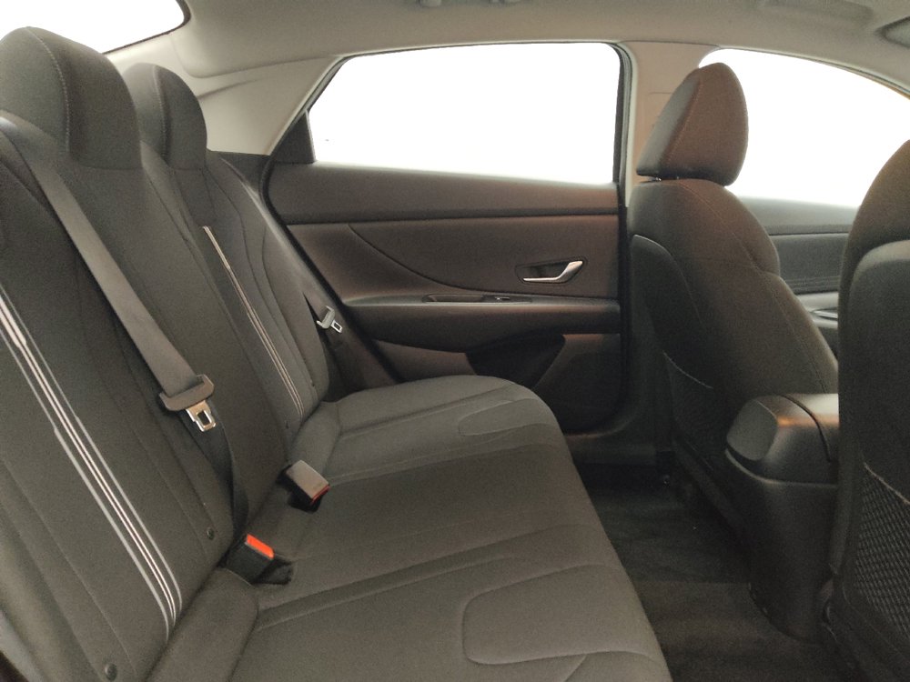 Used 2022 Hyundai Elantra SEL image 19