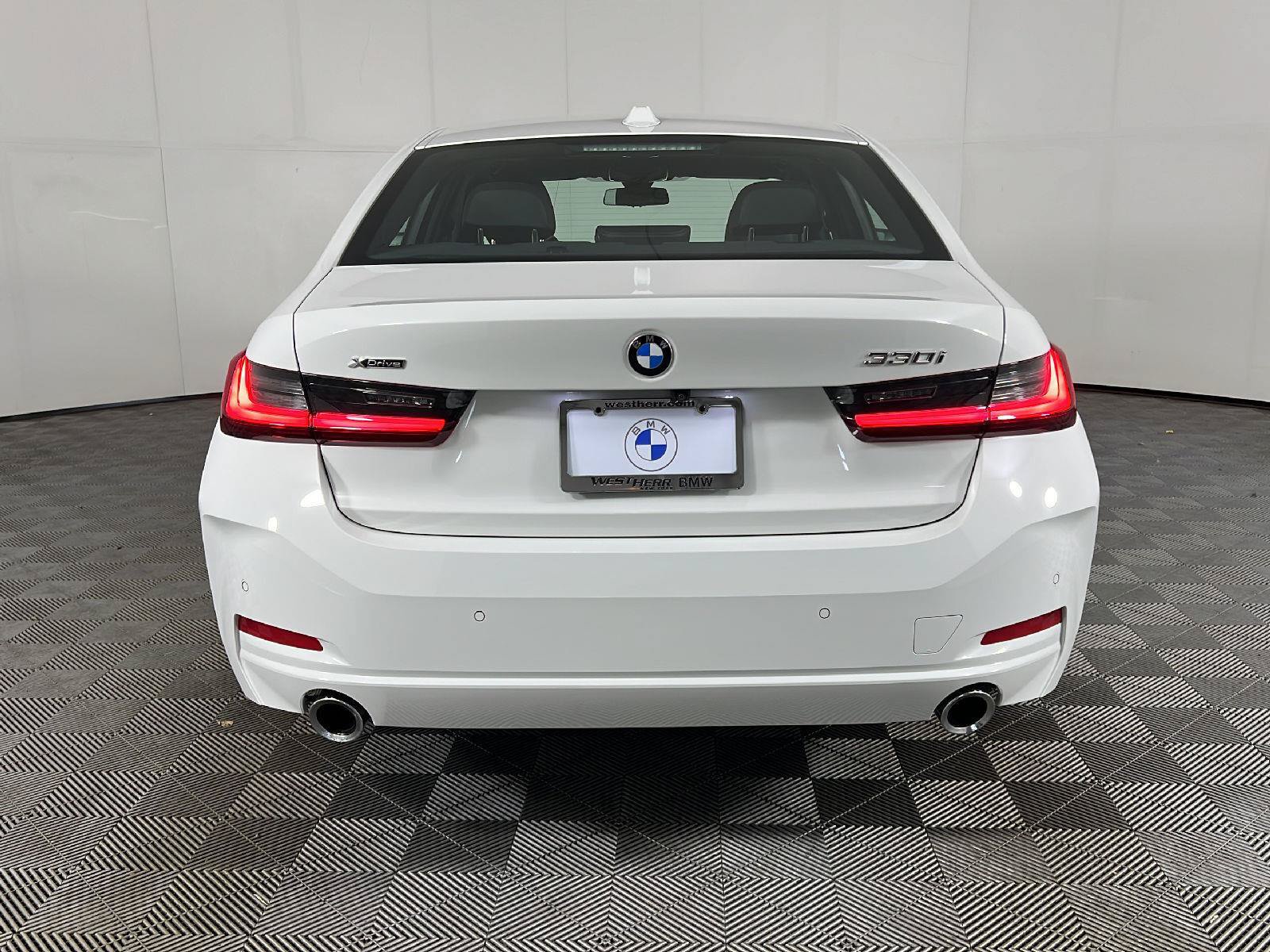 New 2026 BMW 330i xDrive Sedan AWD/4WD image 4