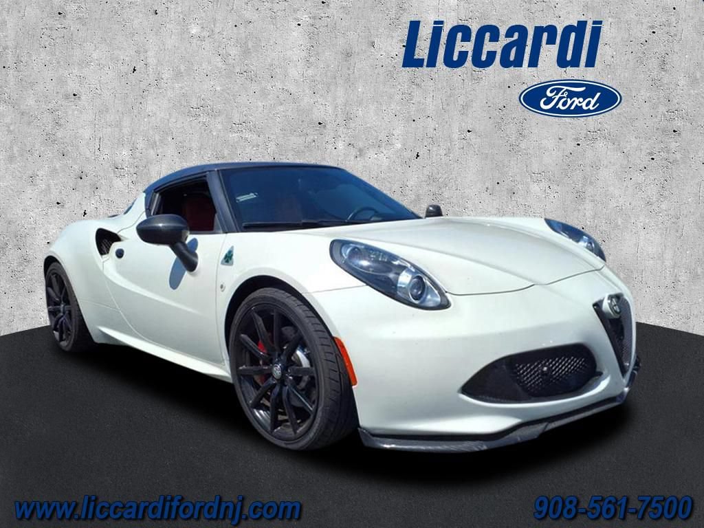 Used 2015 Alfa Romeo 4C Coupe w/ Leather Interior Group RWD image 1