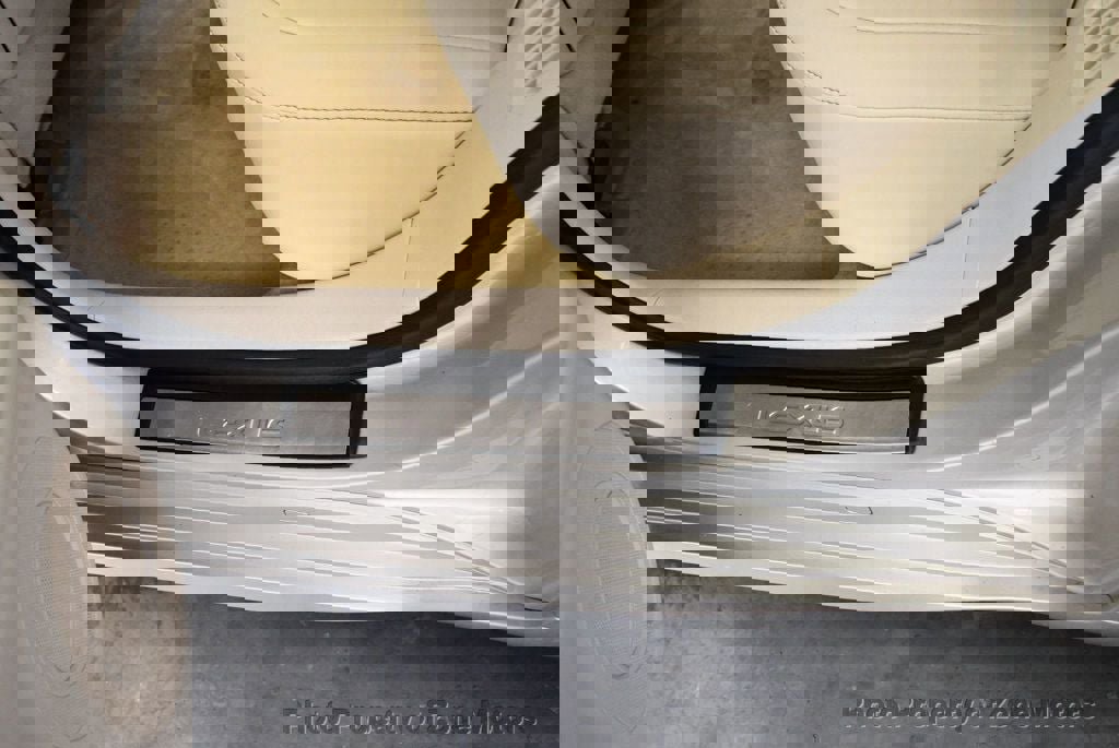 Used 2013 Lexus ES 300h image 26