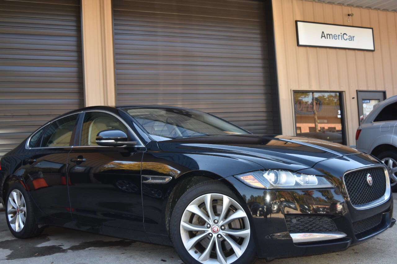 Used 2017 Jaguar XF Premium image 4