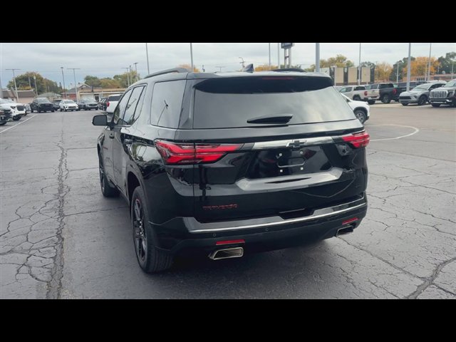 Used 2023 Chevrolet Traverse Premier w/ Redline Edition AWD/4WD image 7