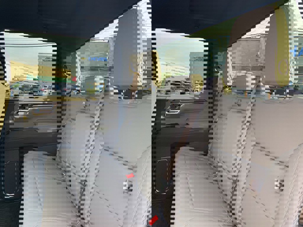 New 2026 Chevrolet Silverado 1500 LTZ w/ Z71 Off-Road Package image 18