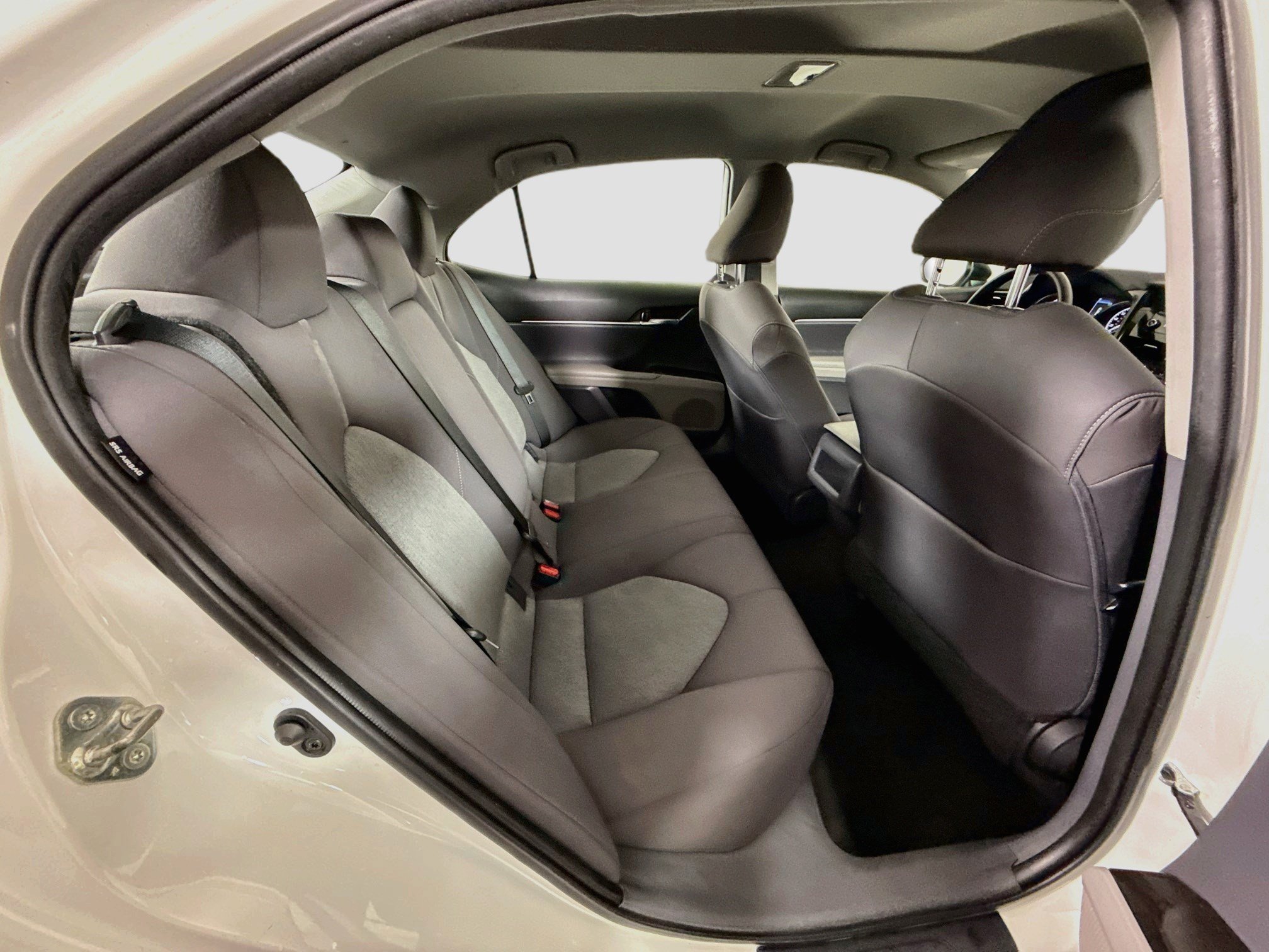 Used 2021 Toyota Camry LE FWD image 26
