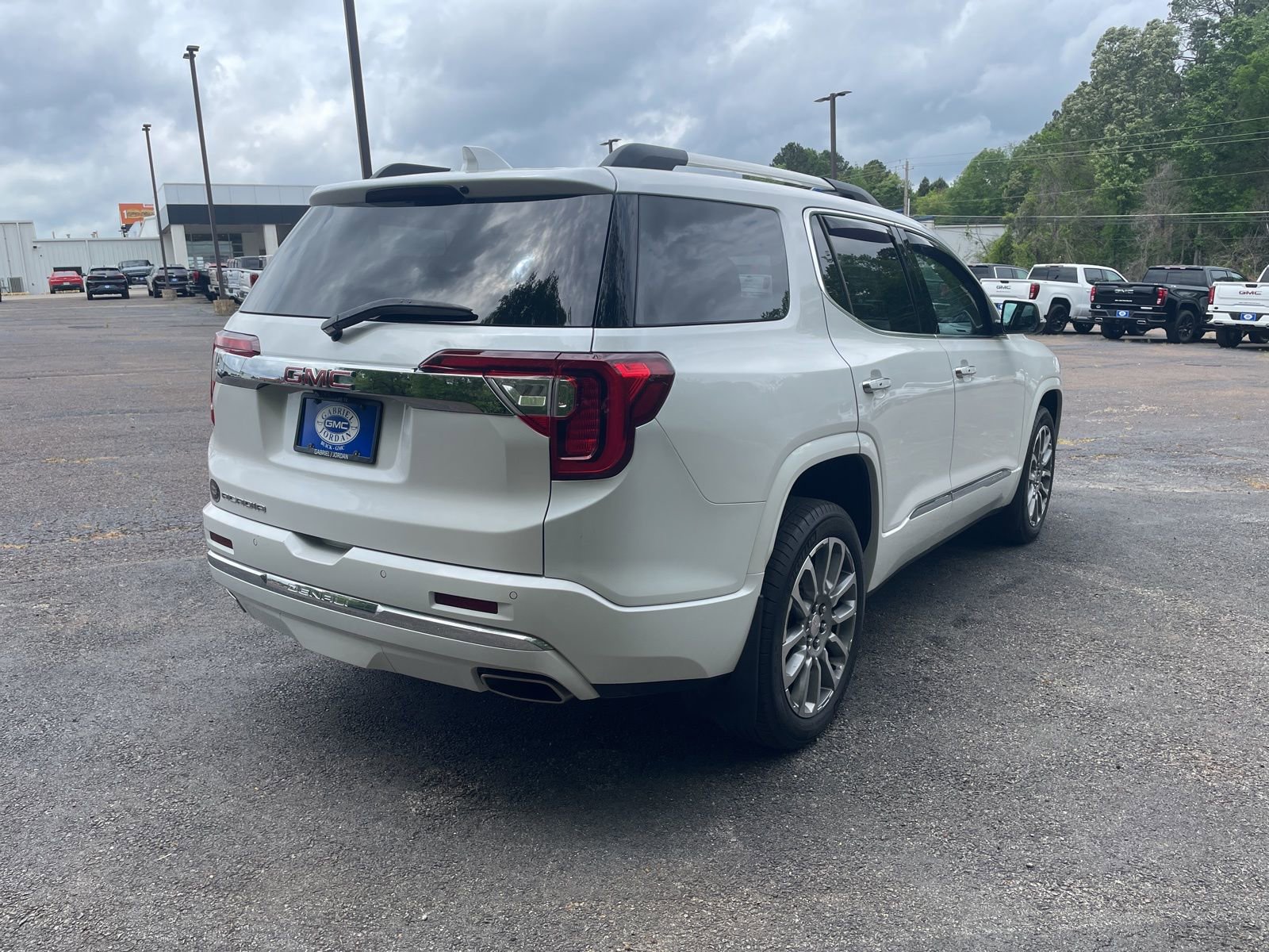 Used 2023 GMC Acadia Denali w/ Denali Ultimate Package image 5