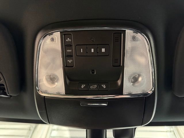 Used 2020 Jeep Grand Cherokee Limited image 19