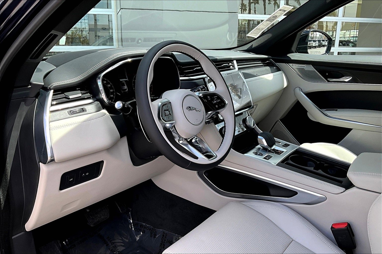 New 2026 Jaguar F-PACE R-Dynamic S image 6