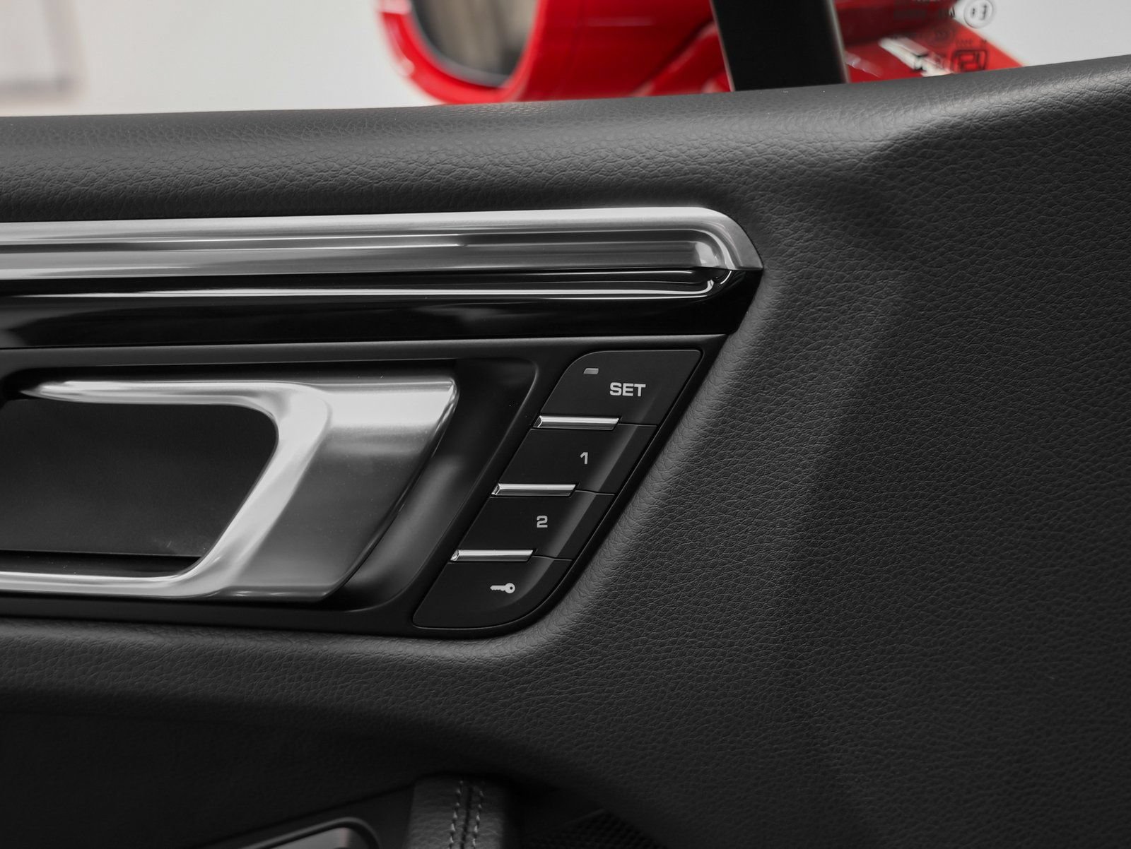 Certified 2026 Porsche Macan AWD/4WD image 26