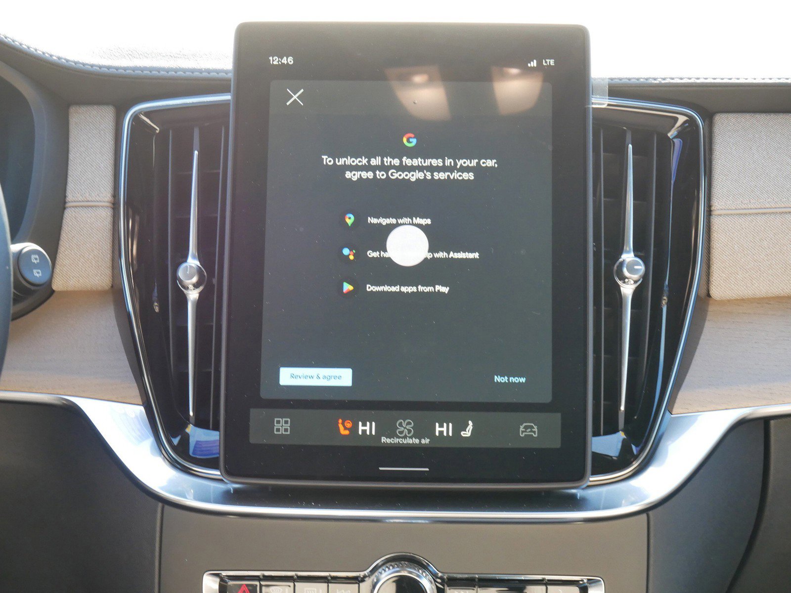 New 2026 Volvo XC90 T8 Plus w/ Protection Package Premier image 7