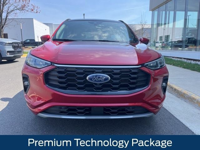 Certified 2025 Ford Escape ST-Line Elite w/ Premium Technology Package image 2