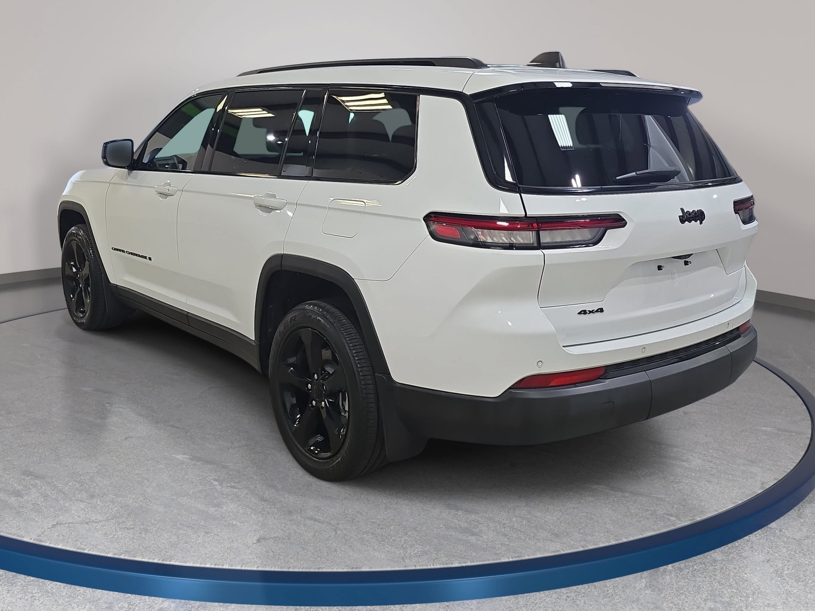 Used 2023 Jeep Grand Cherokee L Laredo AWD/4WD image 8
