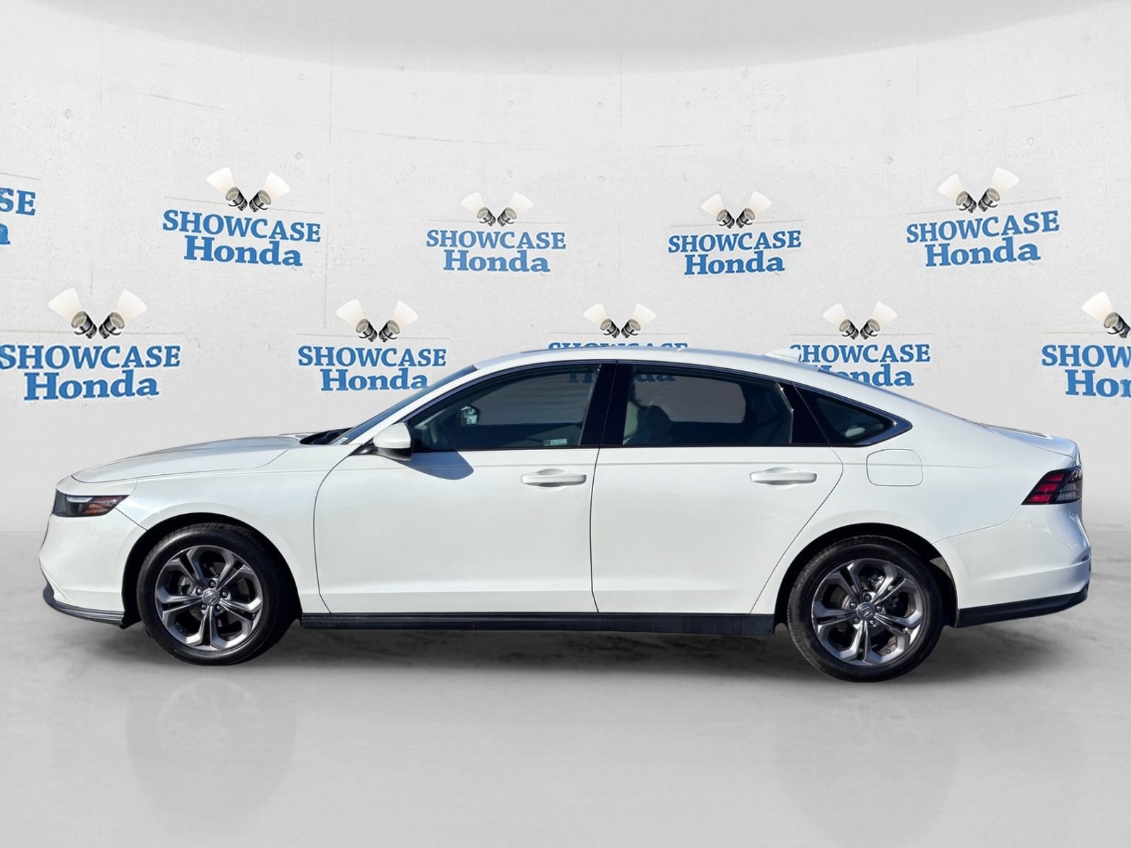 Certified 2023 Honda Accord EX image 4