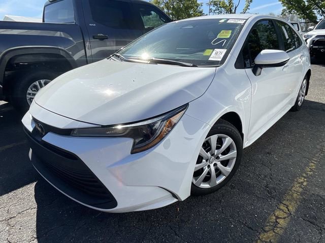 Used 2024 Toyota Corolla LE image 1