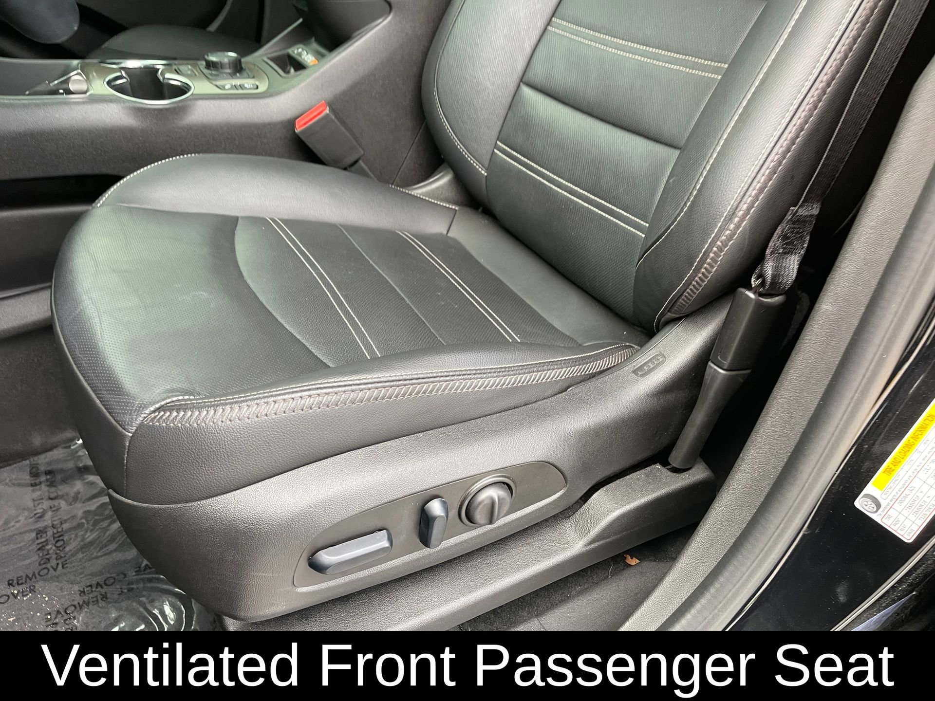 Used 2024 GMC Terrain Denali w/ Denali Premium Package image 17