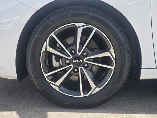 Used 2024 Kia Forte LXS FWD image 14
