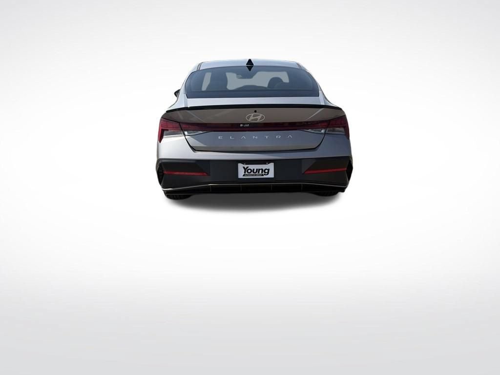 Used 2026 Hyundai Elantra SEL Sport Premium FWD image 4