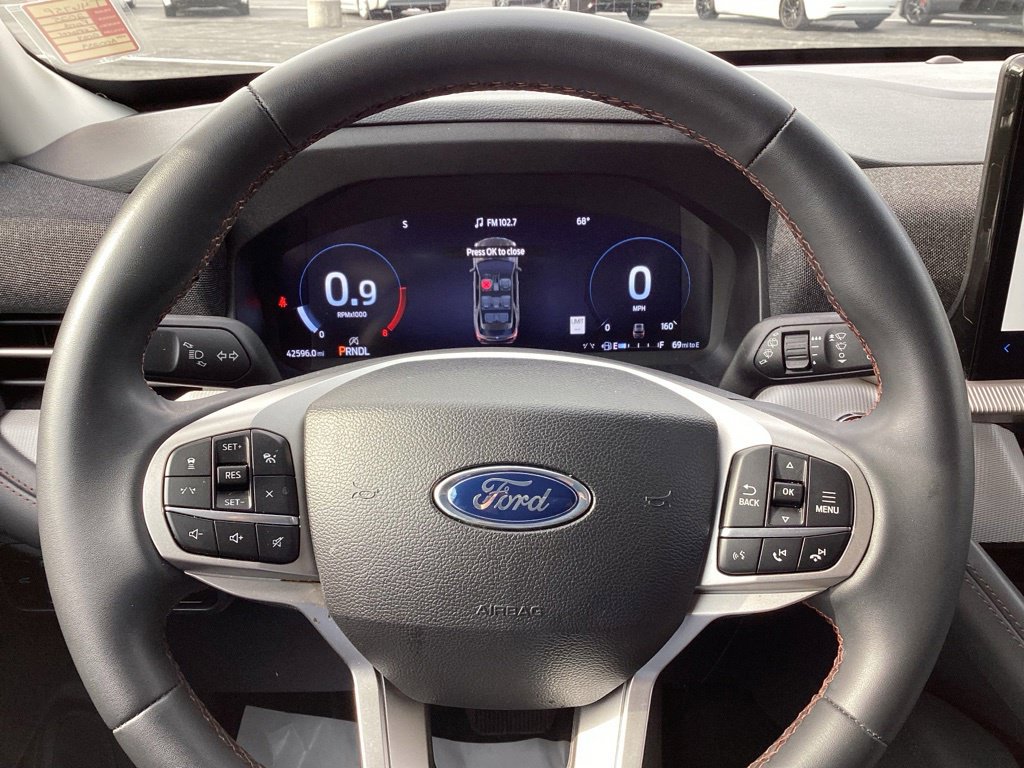 Used 2025 Ford Explorer Active RWD image 28