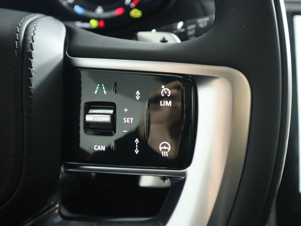 New 2026 Land Rover Range Rover SE image 13
