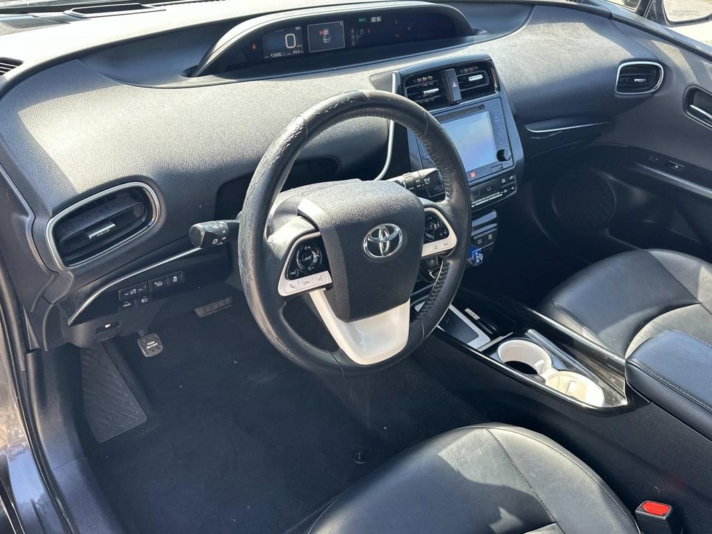 Used 2016 Toyota Prius Four w/ Advanced Technology Package FWD image 2