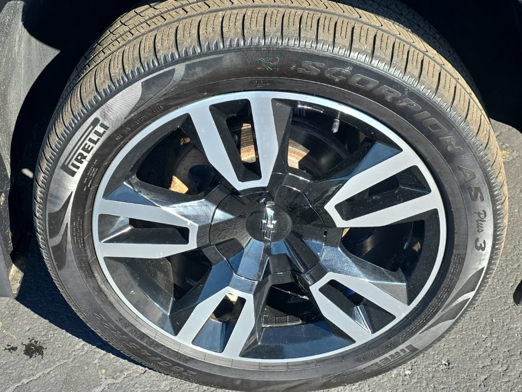 Used 2020 Chevrolet Suburban Premier w/ RST 6.2L Performance Edition AWD/4WD image 13