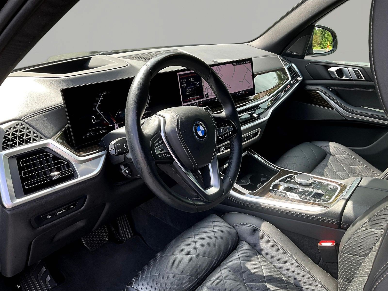 Used 2024 BMW X5 xDrive50e AWD/4WD image 17