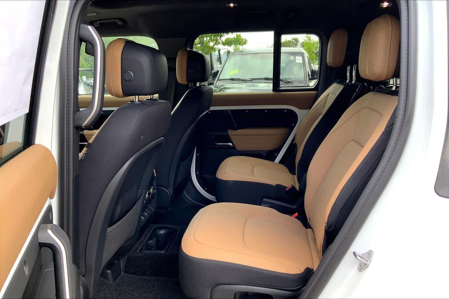 New 2026 Land Rover Defender 130 V8 AWD/4WD image 14