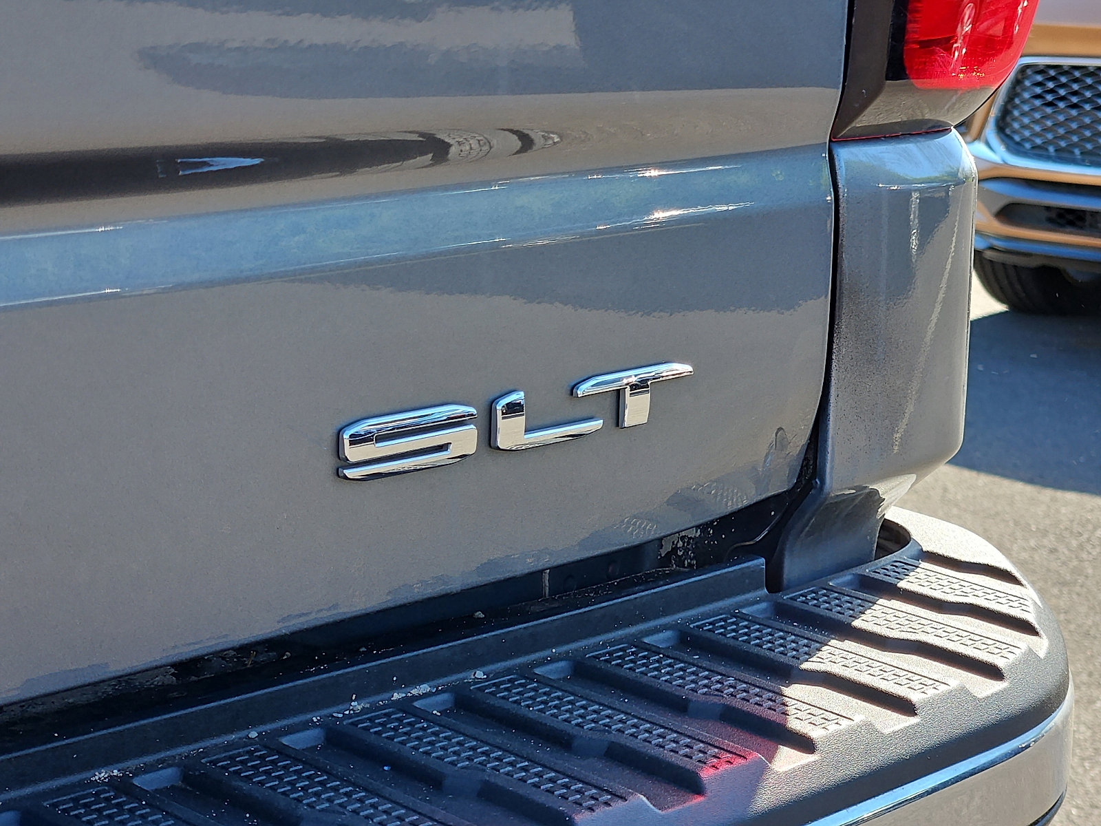 Used 2022 GMC Sierra 1500 SLT w/ SLT Premium Plus Package AWD/4WD image 30
